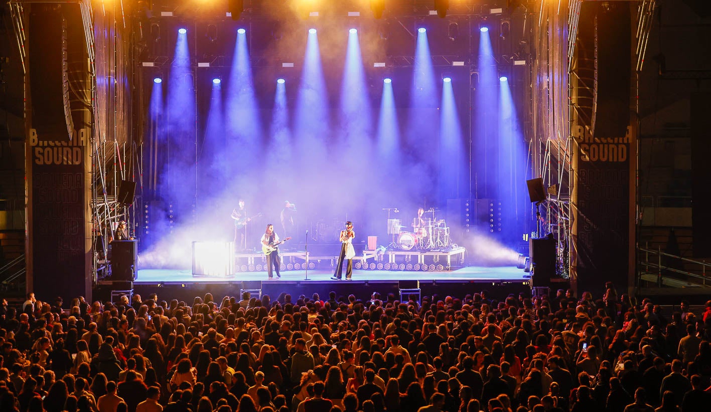 El festival continúa este sábado con el virtuosismo del violinista armenio Ara Malikian, a partir de las 19.30 horas, con su despliegue de intensidad, humor y emoción